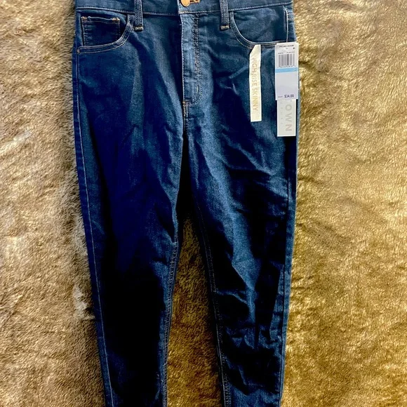 High rise skinny Jean - Picture 1 of 3